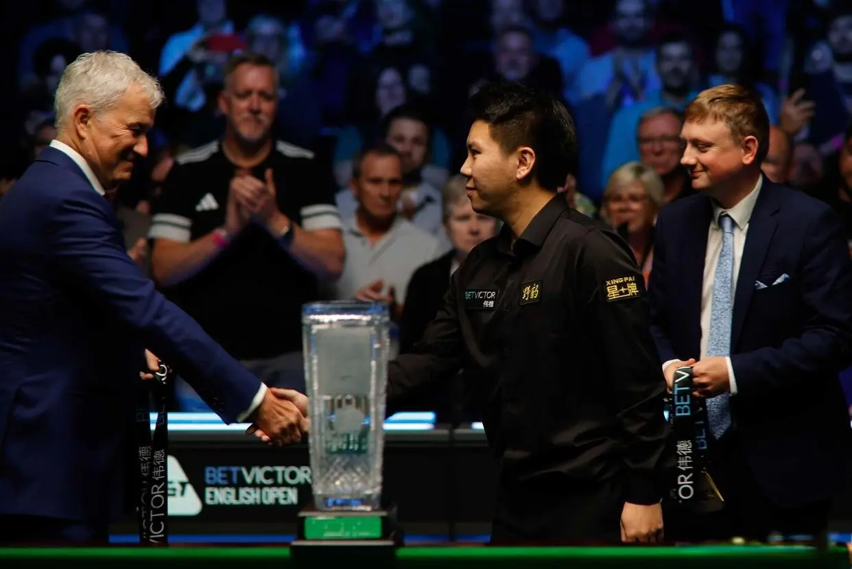 这是历史上, 首局比赛双