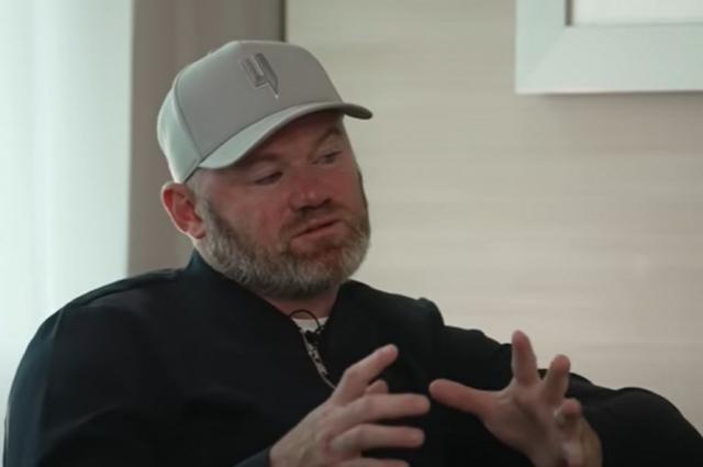 克或斯科尔, 衣室, 鲁尼在接受