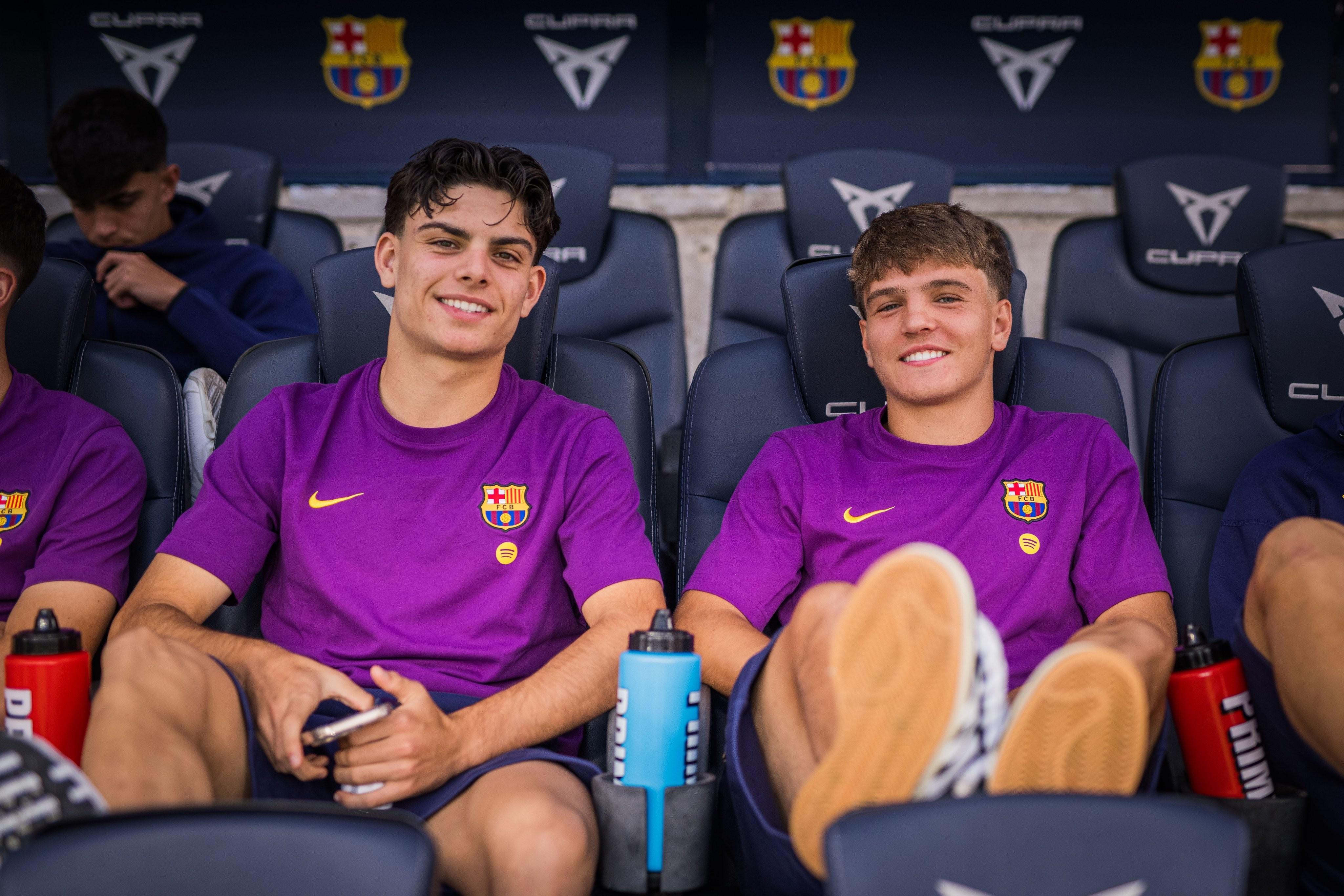 他让我在比 他让我在比